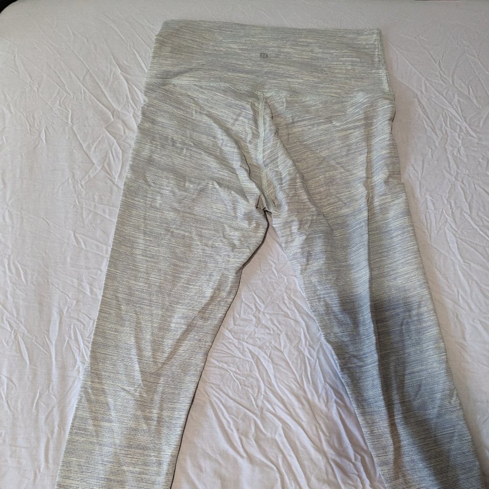 LULULEMON 25' inseam leggings